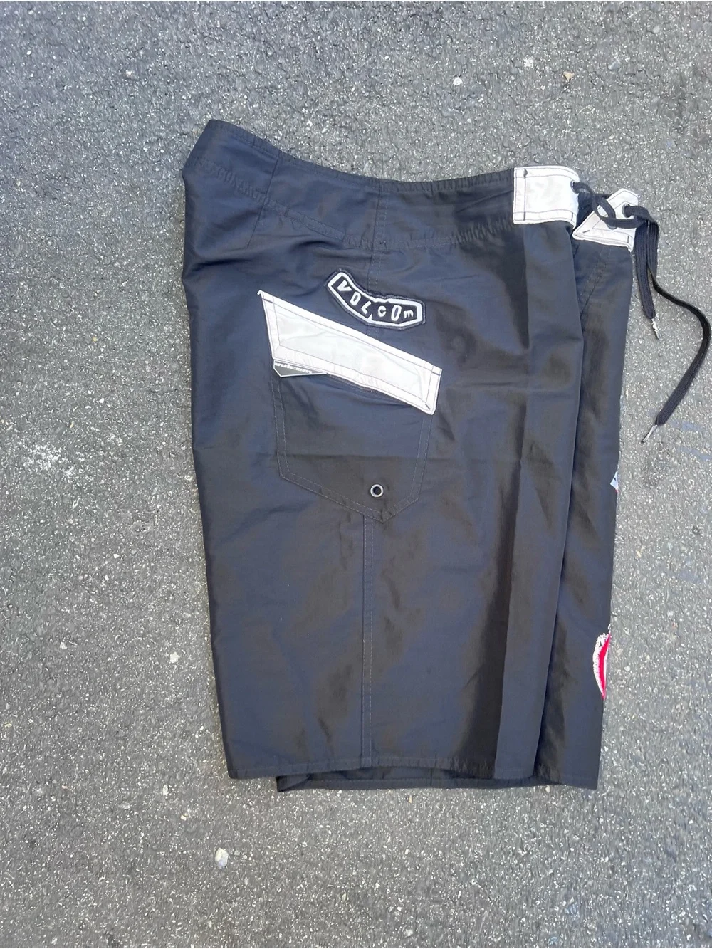 Vintage Volcom Board Shorts Mens 34 Bruce Irons Y2K Embroidered